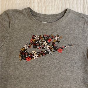 NIKE T SHIRT